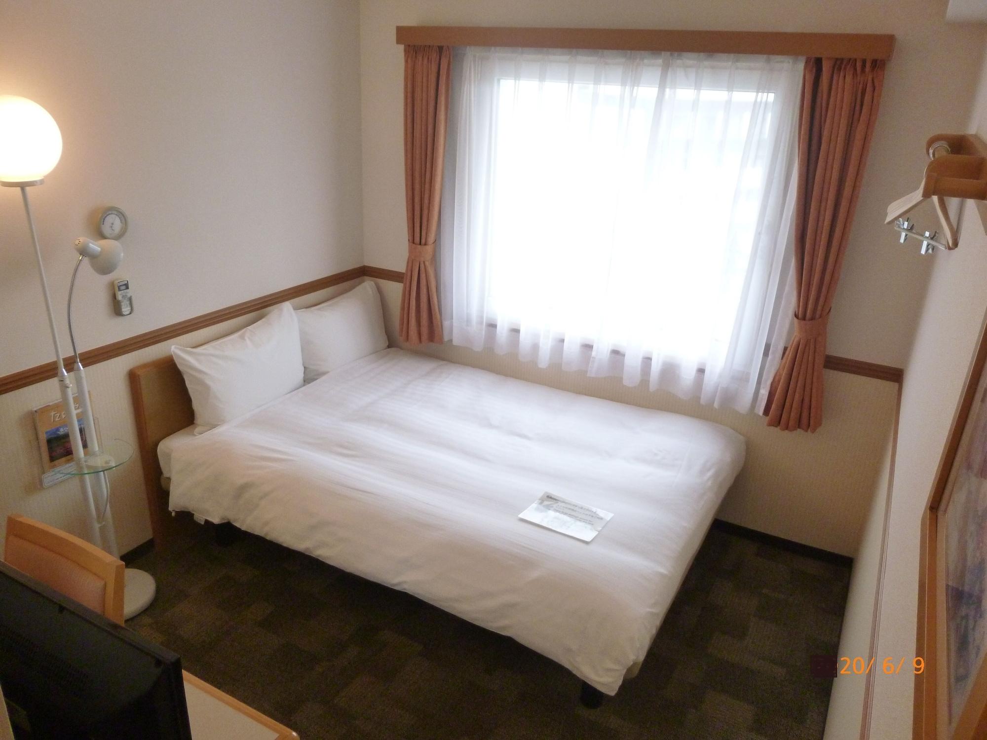 Toyoko Inn Fukuoka Tenjin Zewnętrze zdjęcie